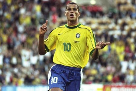 他用自己的 他用自己的